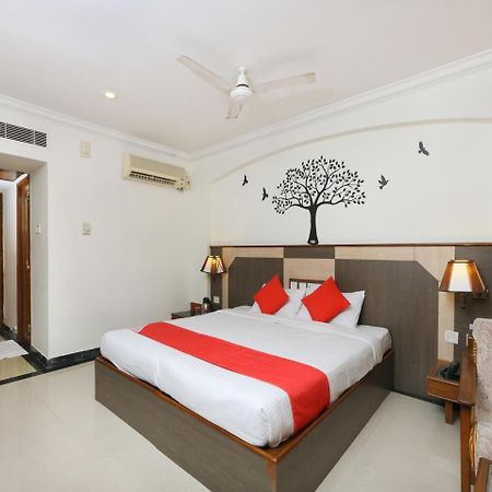 Oyo 1081 Hotel Sindhu International تيروباتي المظهر الخارجي الصورة