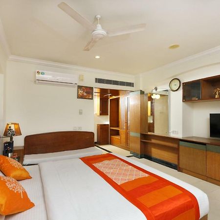 Oyo 1081 Hotel Sindhu International تيروباتي المظهر الخارجي الصورة