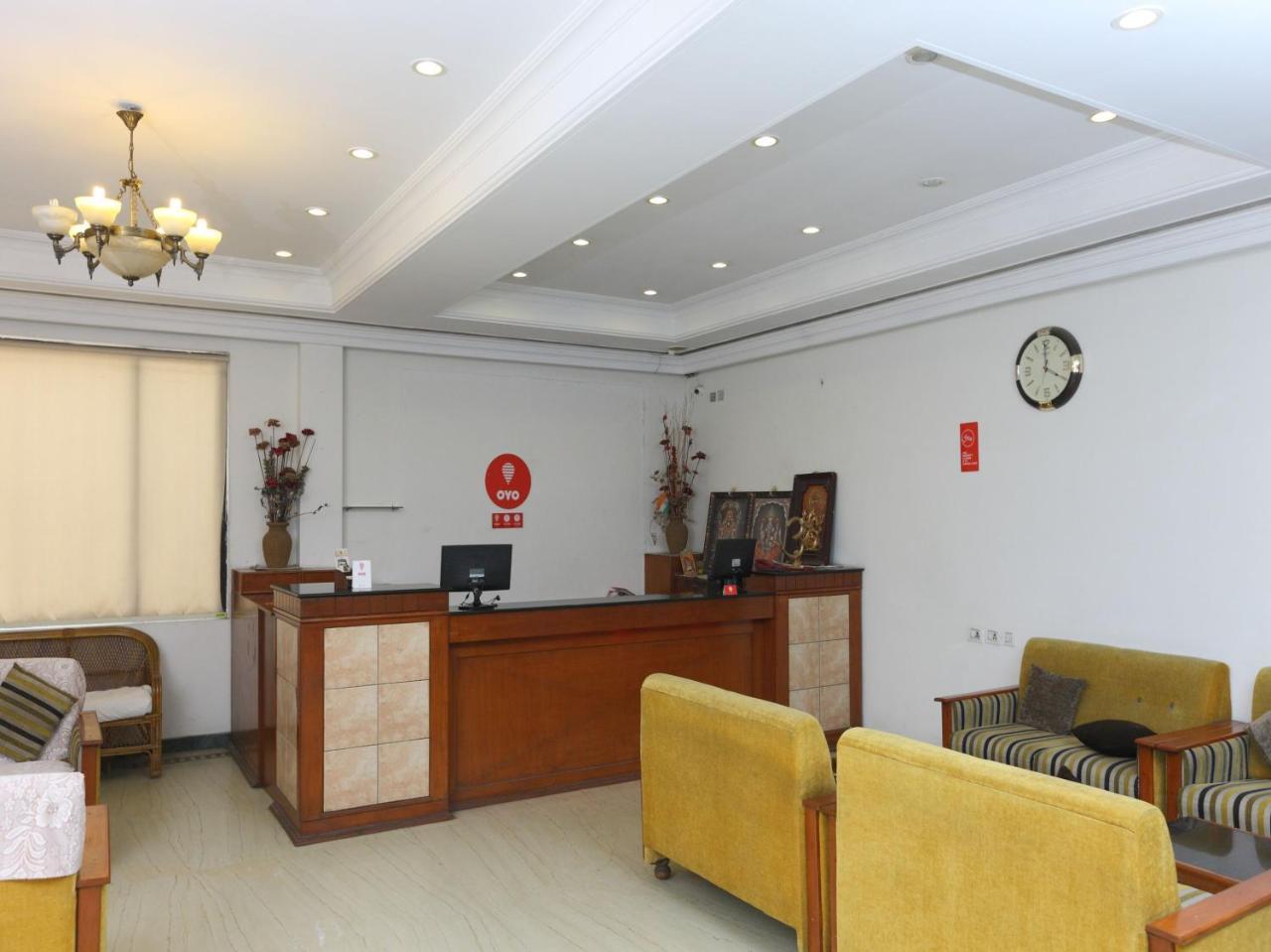 Oyo 1081 Hotel Sindhu International تيروباتي المظهر الخارجي الصورة