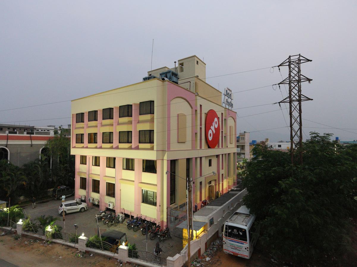 Oyo 1081 Hotel Sindhu International تيروباتي المظهر الخارجي الصورة