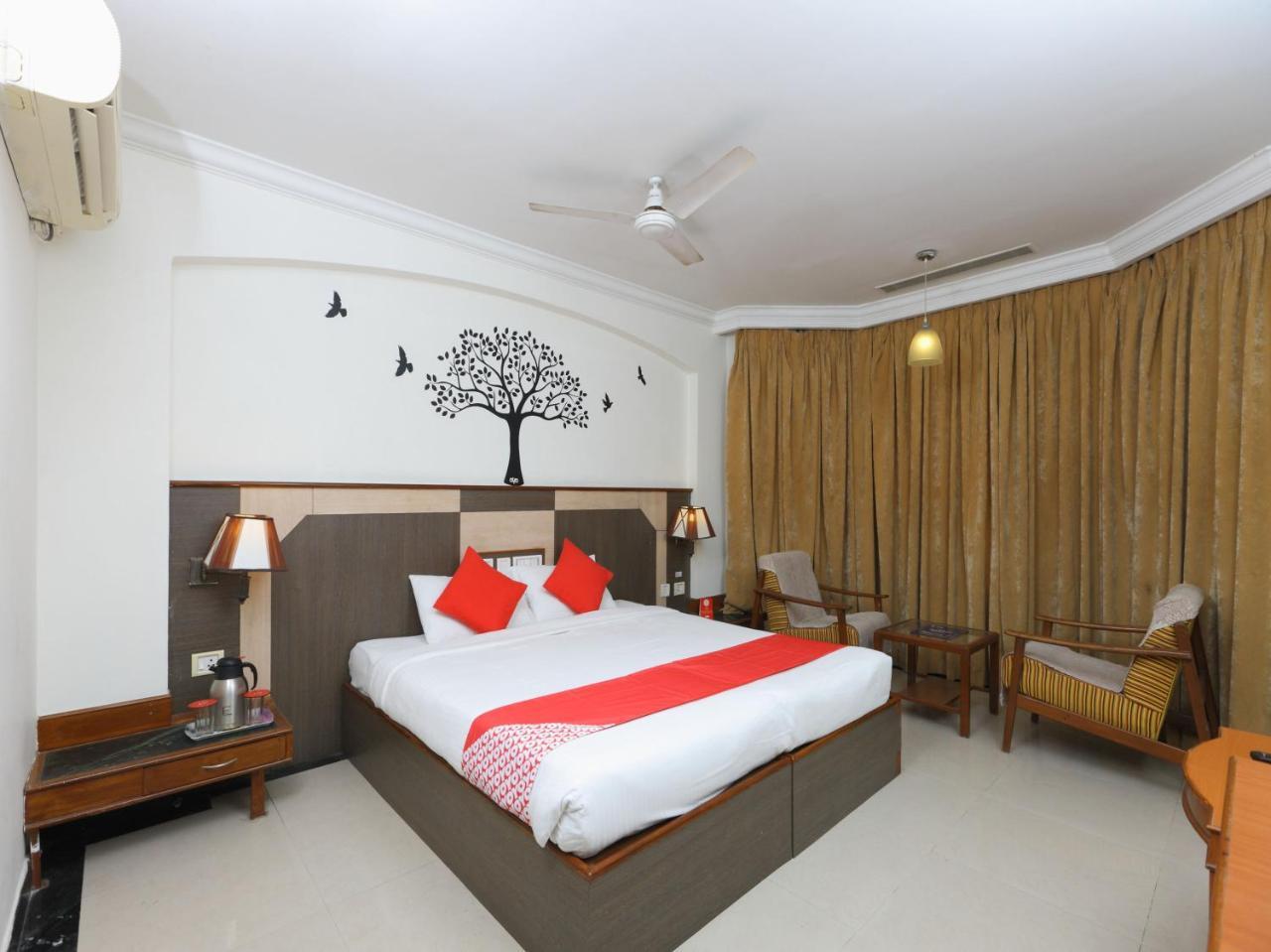 Oyo 1081 Hotel Sindhu International تيروباتي المظهر الخارجي الصورة