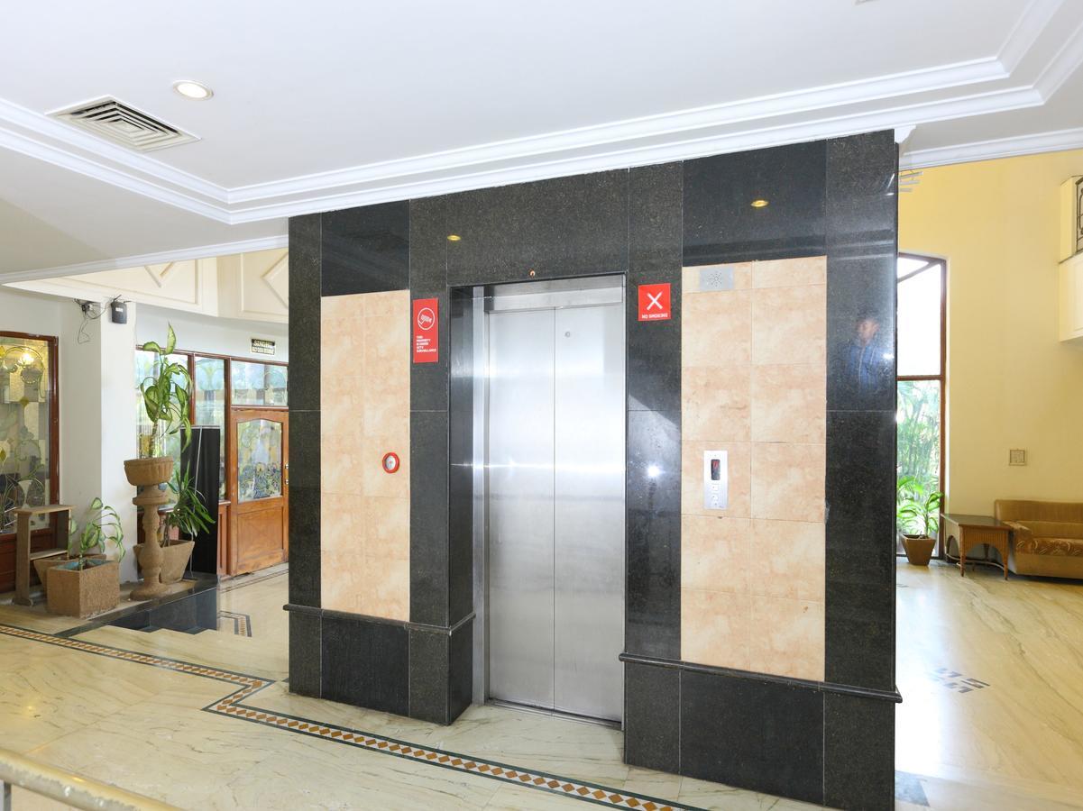 Oyo 1081 Hotel Sindhu International تيروباتي المظهر الخارجي الصورة