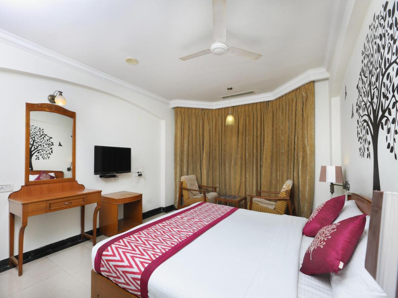 Oyo 1081 Hotel Sindhu International تيروباتي المظهر الخارجي الصورة