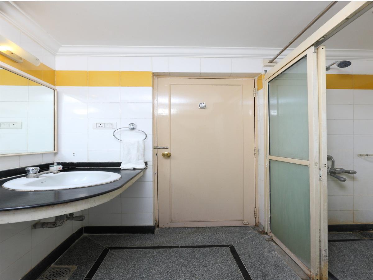 Oyo 1081 Hotel Sindhu International تيروباتي المظهر الخارجي الصورة