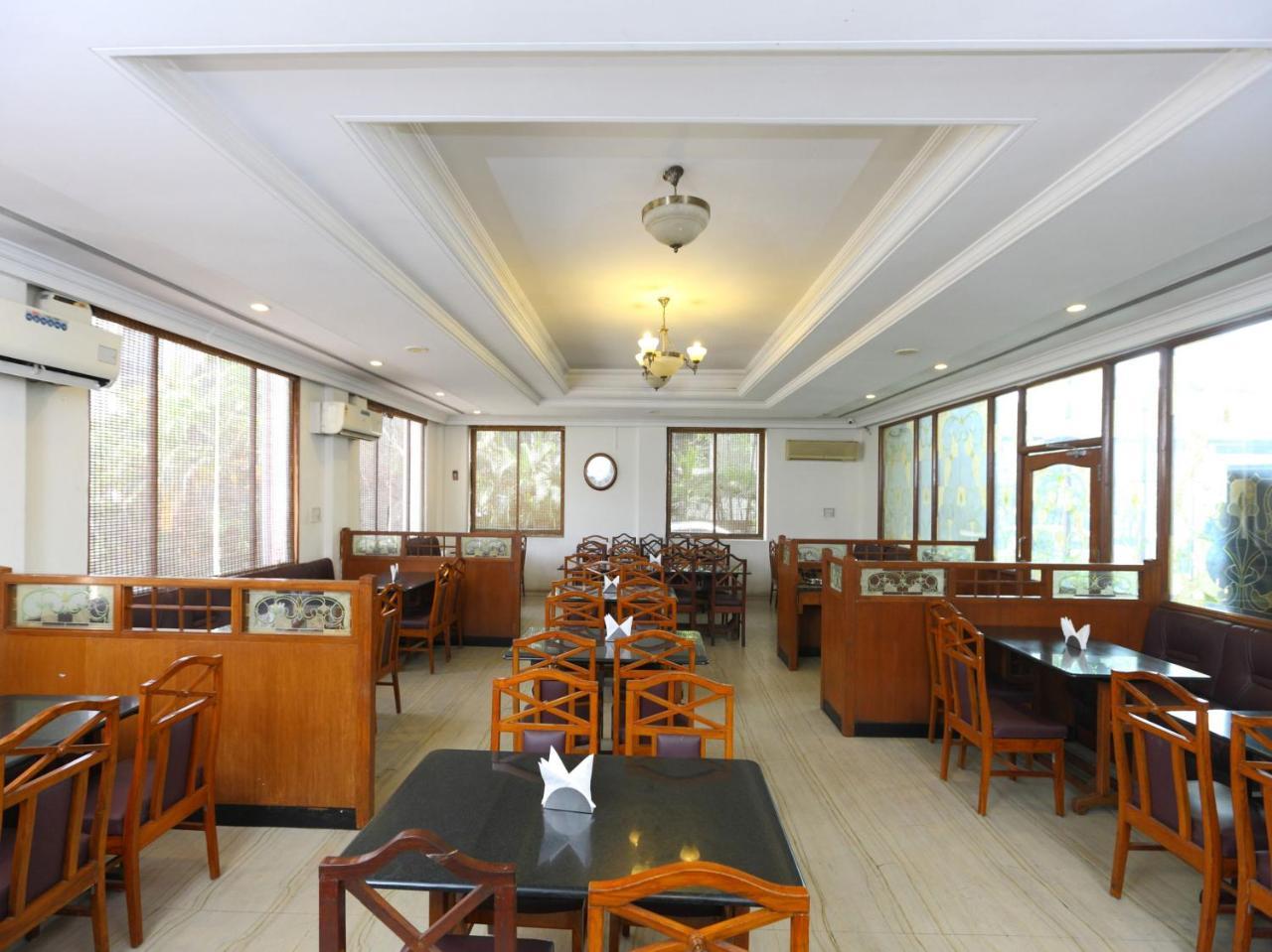 Oyo 1081 Hotel Sindhu International تيروباتي المظهر الخارجي الصورة