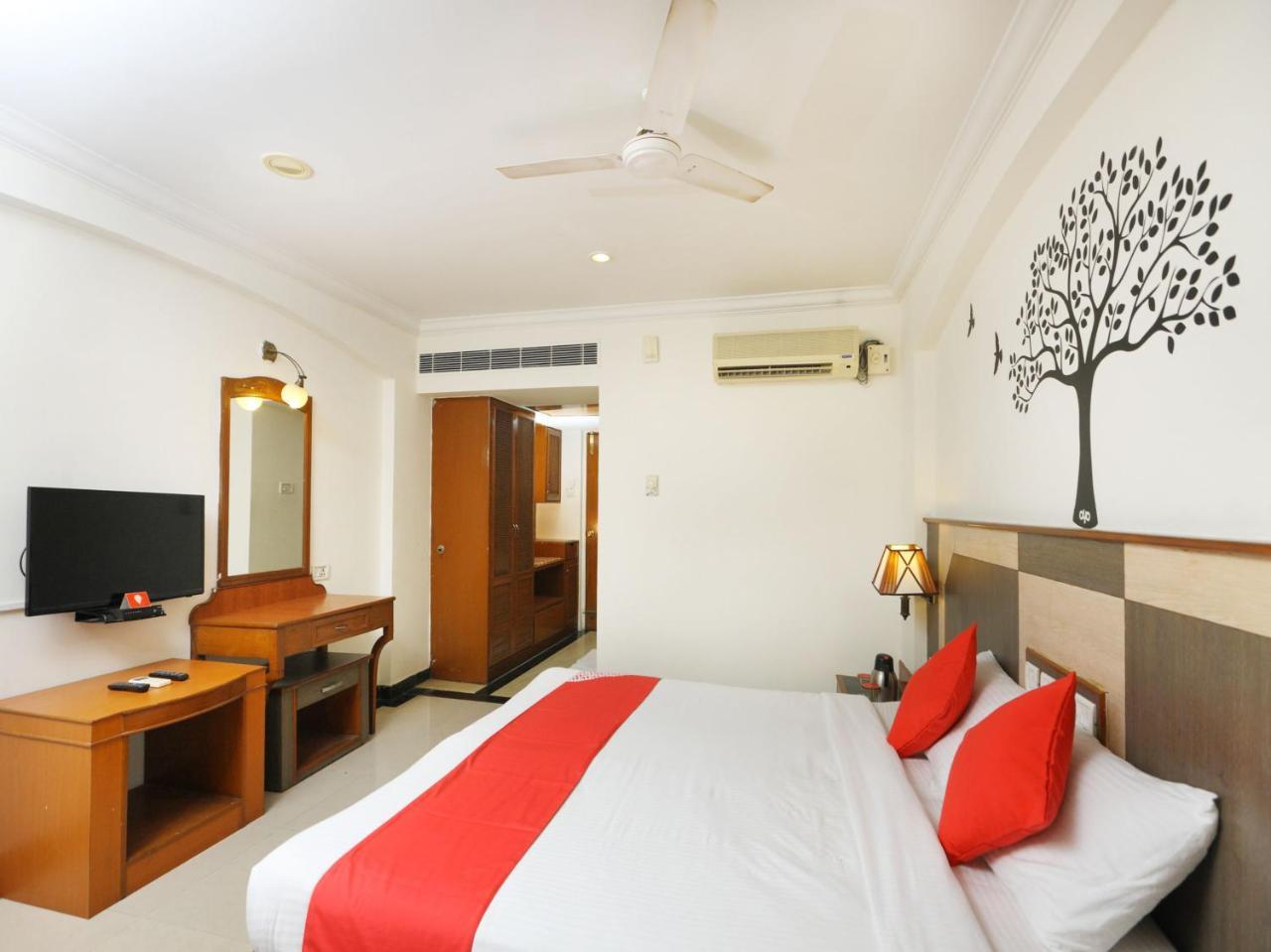 Oyo 1081 Hotel Sindhu International تيروباتي المظهر الخارجي الصورة